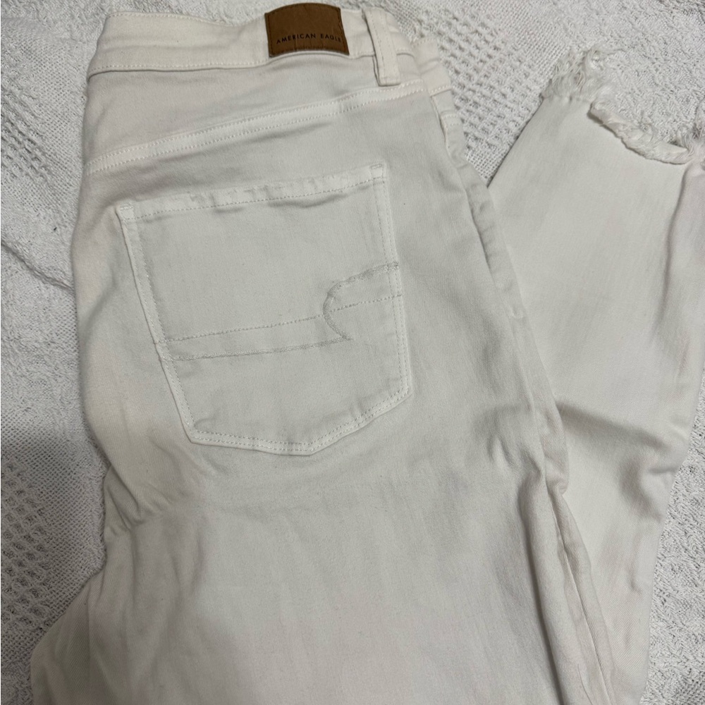 American Eagle Outfitters Women's Cream Cropped Jeans